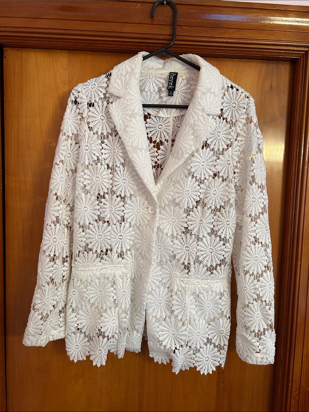 berek White Floral Crochet Blazer Jacket with Scalloped Hem